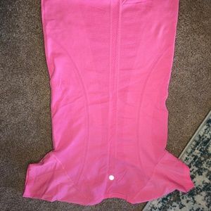 Lululemon Tshirt